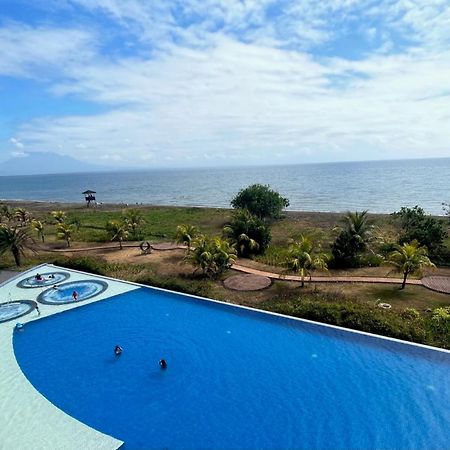 Seafront Residences Vacation Getaway San Juan  Kültér fotó