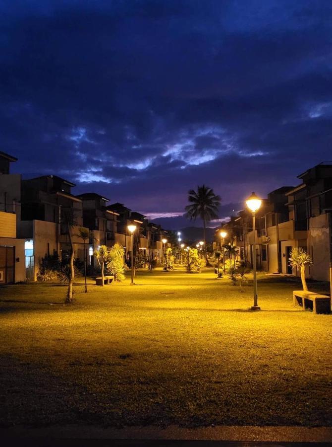 Seafront Residences Vacation Getaway San Juan  Kültér fotó