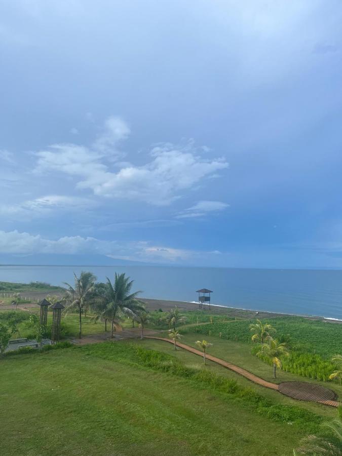 Seafront Residences Vacation Getaway San Juan  Kültér fotó