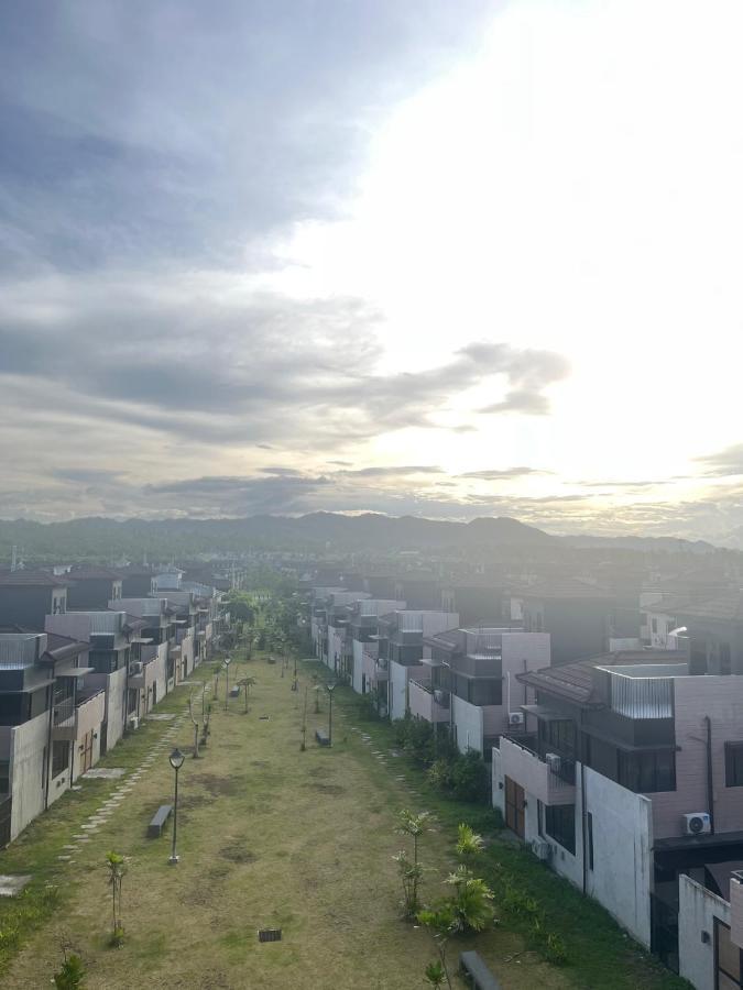 Seafront Residences Vacation Getaway San Juan  Kültér fotó