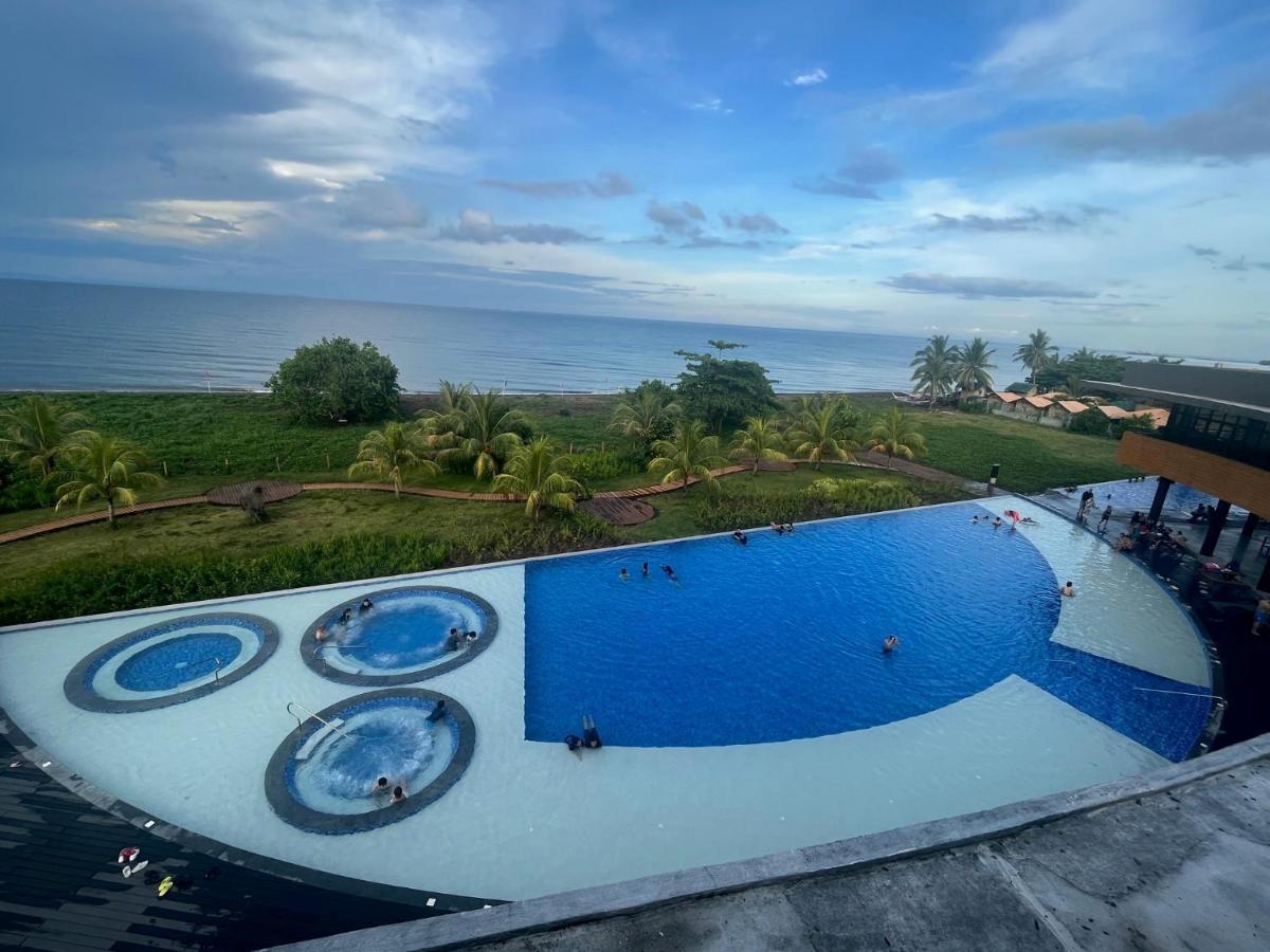 Seafront Residences Vacation Getaway San Juan  Kültér fotó